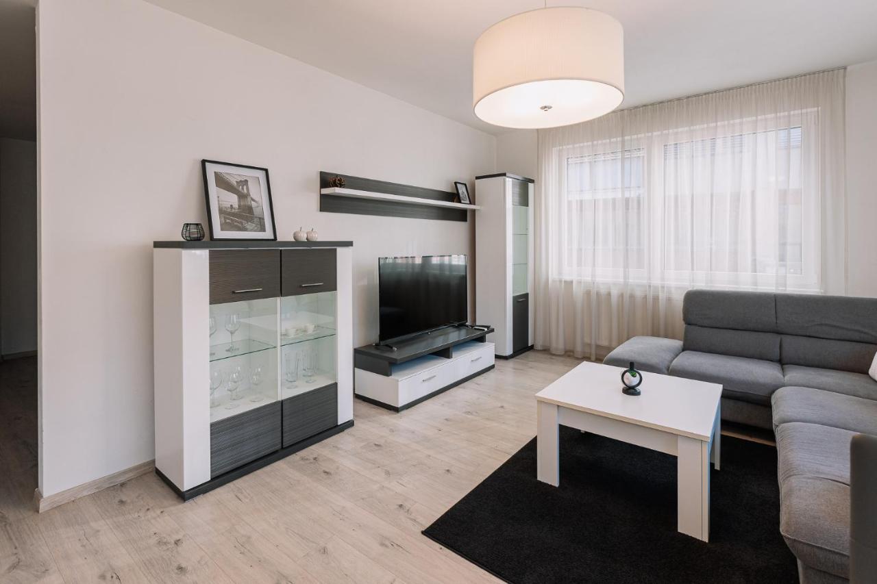 Skau 1 Old Town Family & Business Free Parking Apartmán