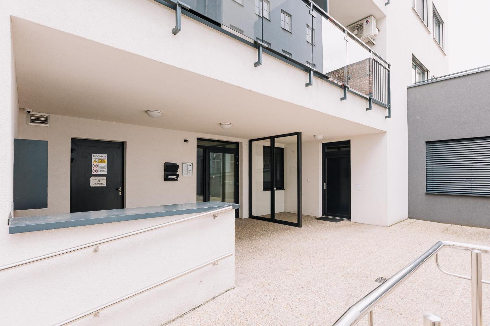 Skau 1 Old Town Family & Business Free Parking Apartmán Bratislava